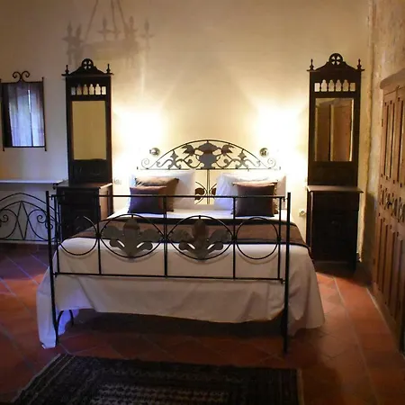Antifanous Apartment *
